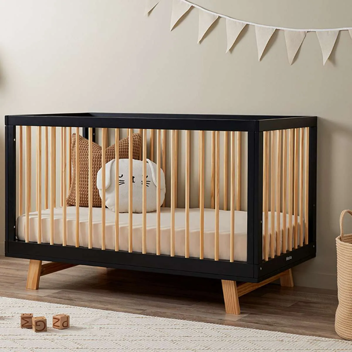 Aspen Black/Natural 3-in-1 Cot Conversion Bundle Mocka