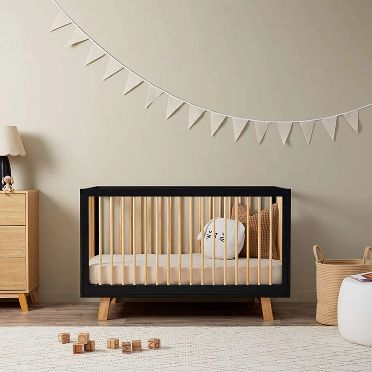 Aspen Black/Natural Six Piece Nursery Set Mocka