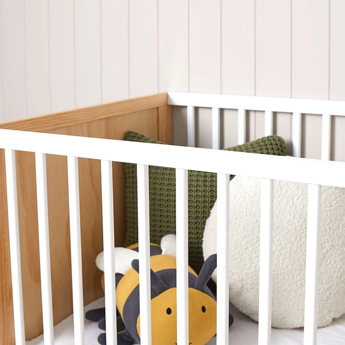 Aspiring Classic Cot - White/Natural Mocka