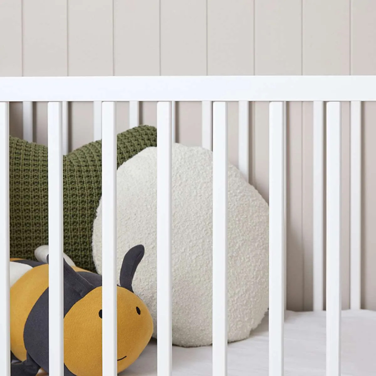 Aspiring Classic Cot - White/Natural Mocka