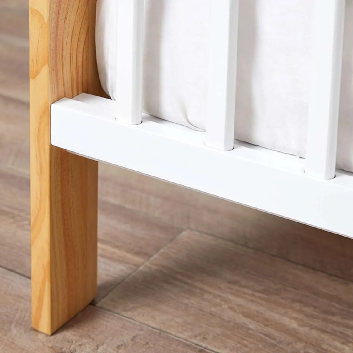 Aspiring Classic Cot - White/Natural Mocka