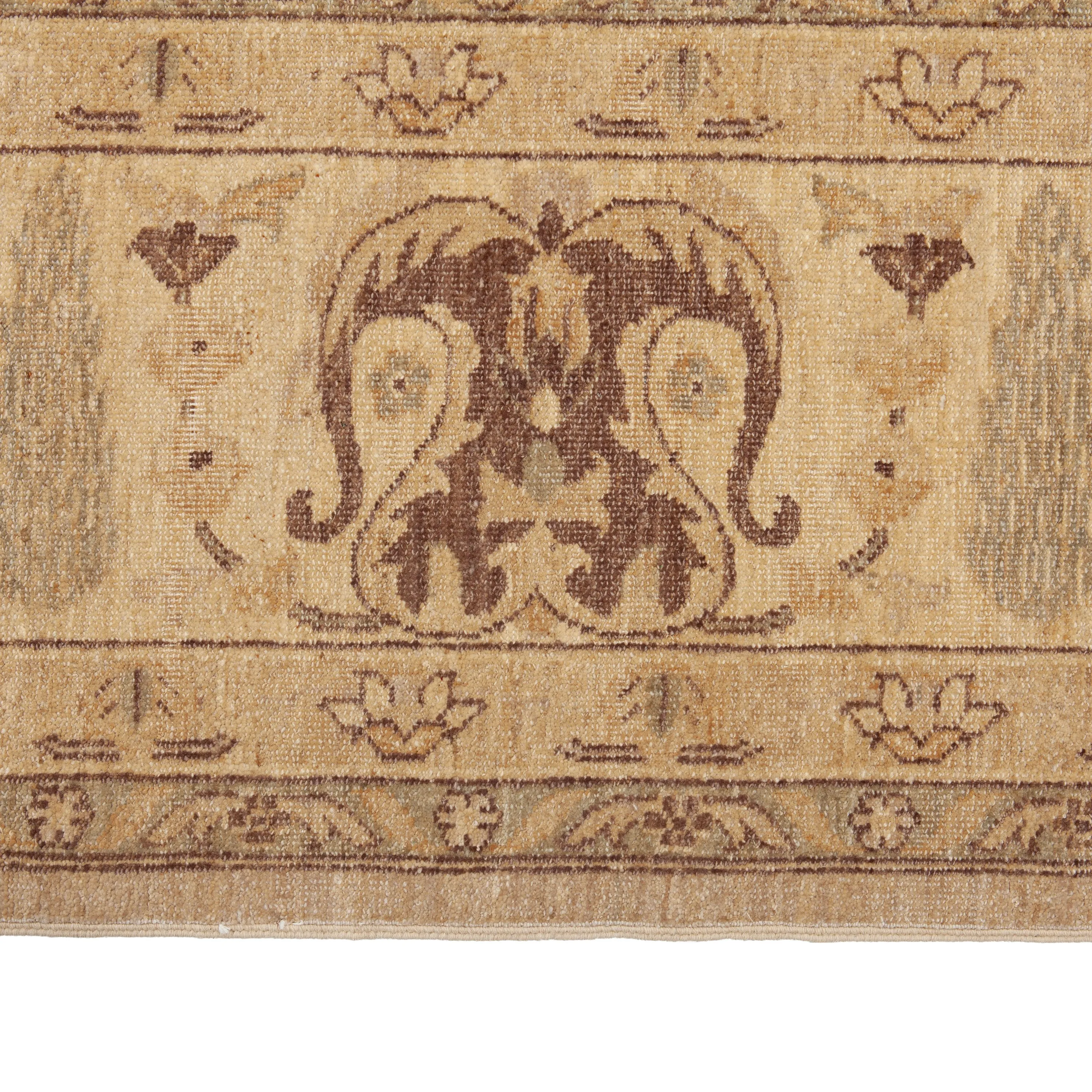 Beige Traditional Wool Rug - 8'10" x 11'7"