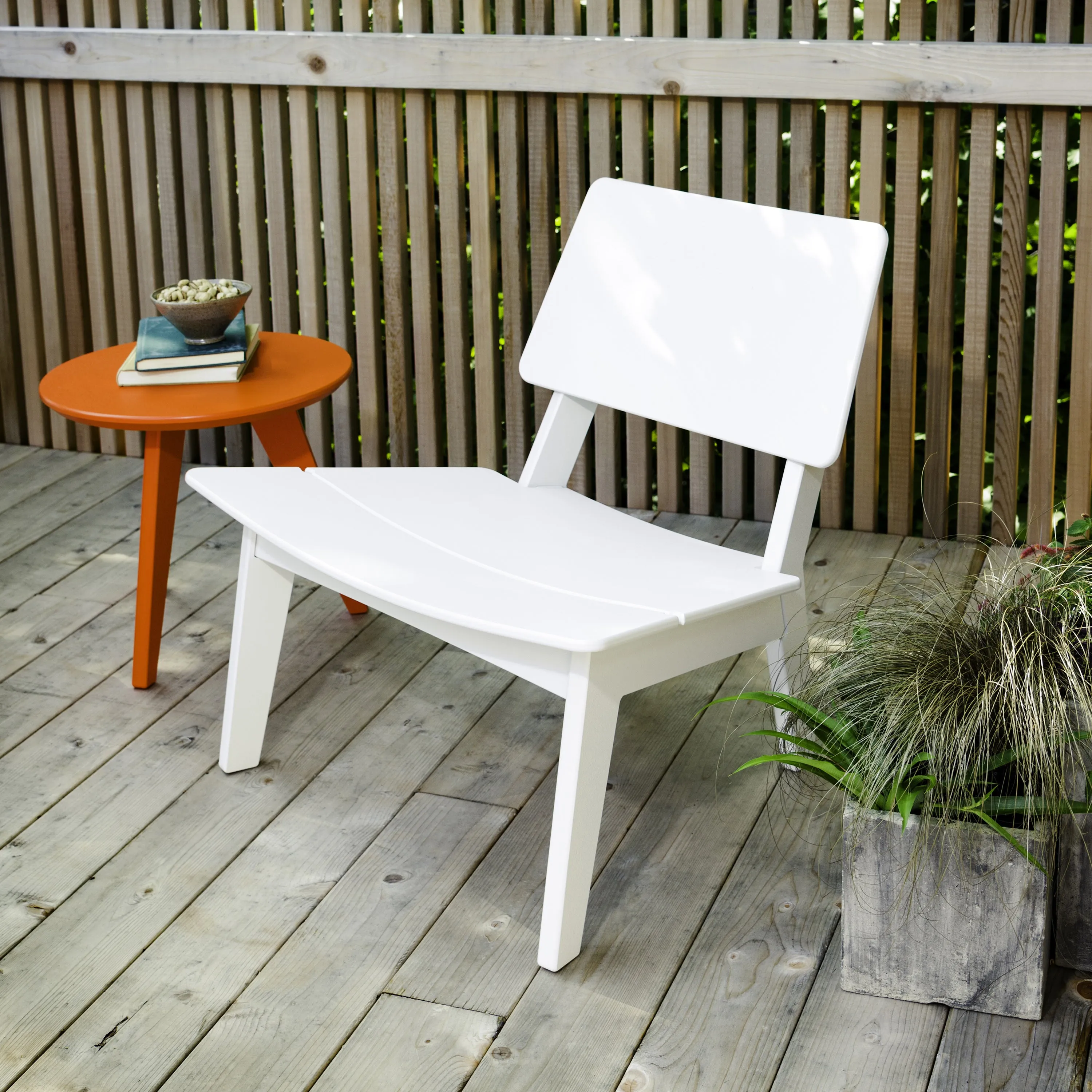 Lago Lounge Chair and Satellite End Table Bundle