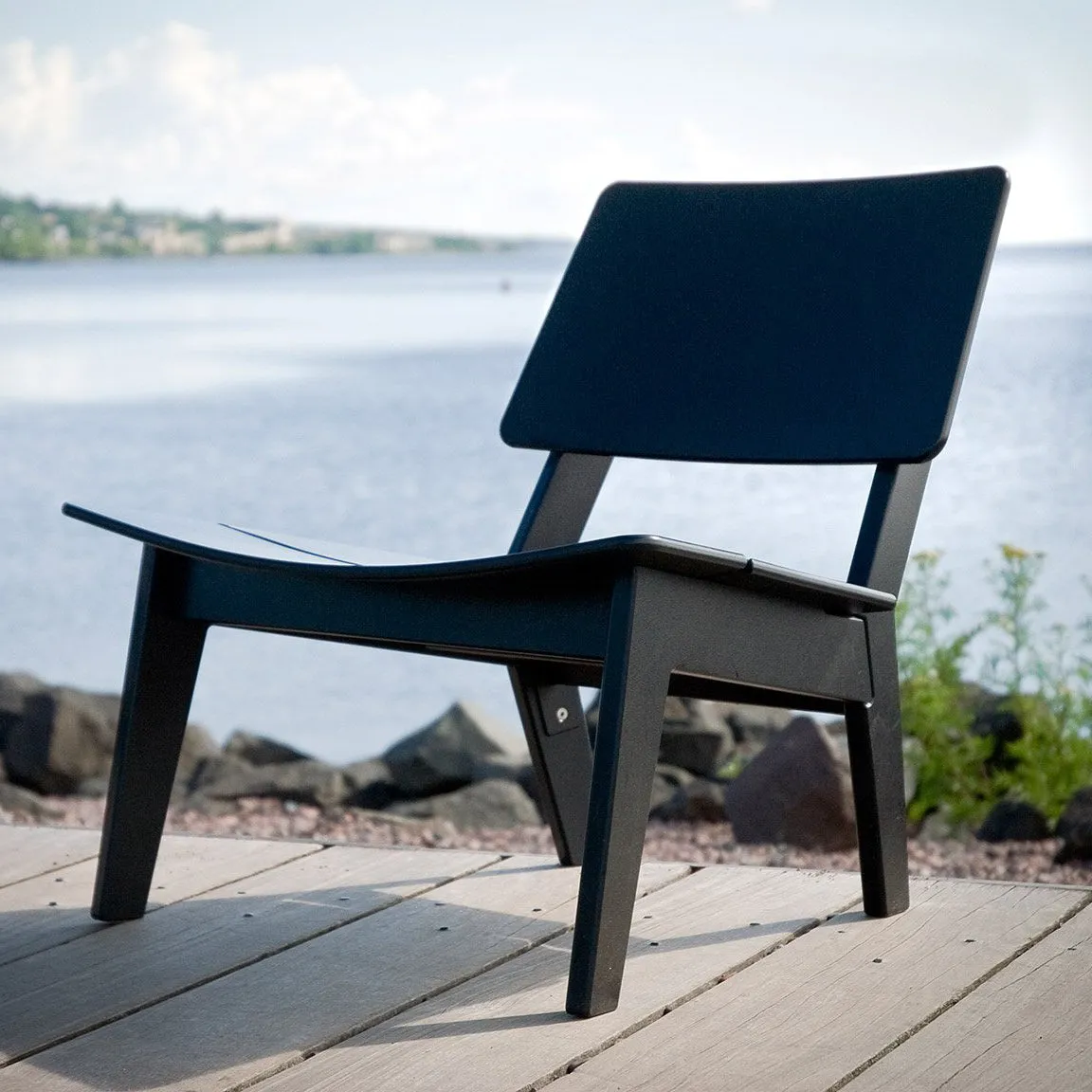 Lago Lounge Chair and Satellite End Table Bundle