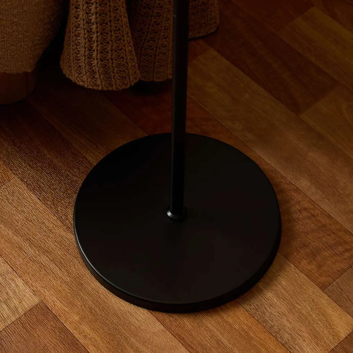 Porto Metal Floor Lamp Mocka