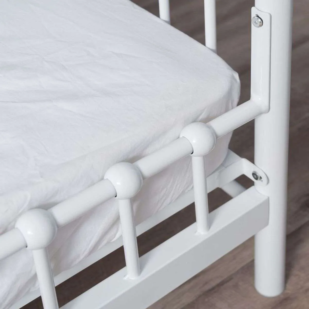 Sonata White 3-in-1 Cot Conversion Bundle Mocka